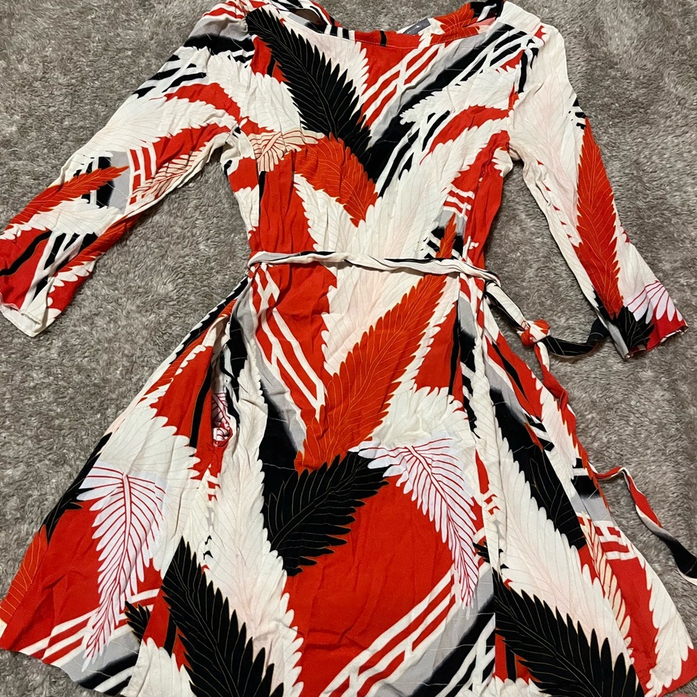 Elegant Red and Black Patterned Dress